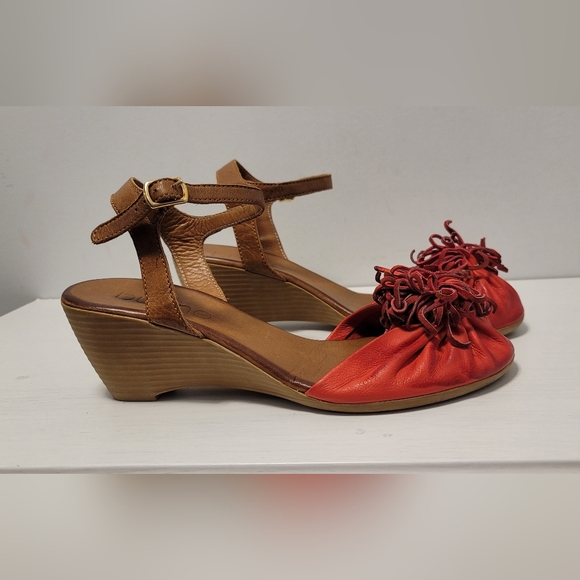 Bueno Genuine Leather Wedges, Very Comfortable and Cute, Size 37 - Picture 4 of 7